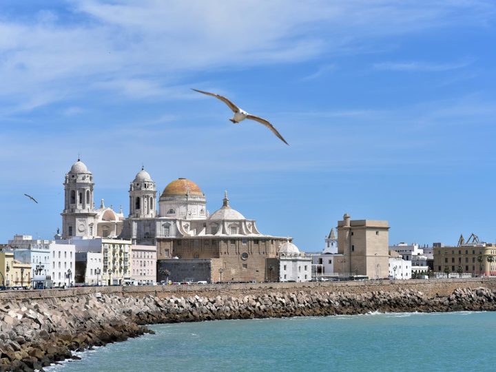 What to see in cadiz? – unveil the city’s hidden gems and top attractions!
