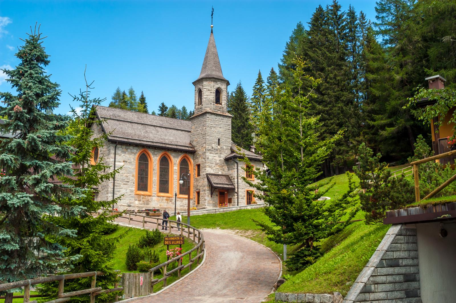 What to See in Madonna di Campiglio? Discover the Jewel of the Dolomites!