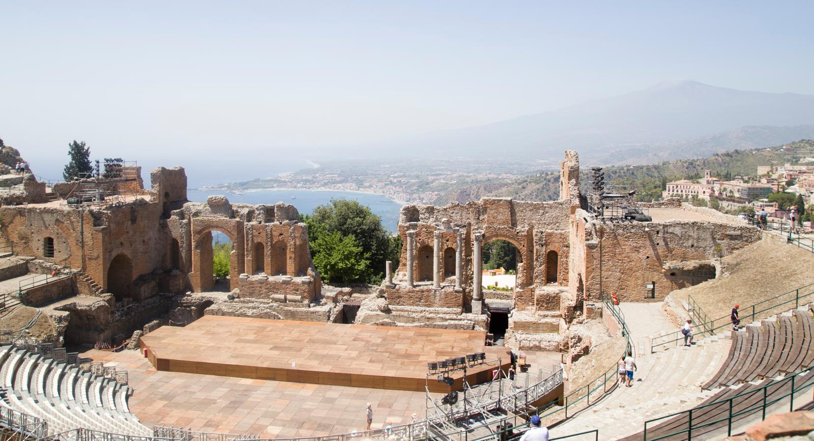 What to see in taormina? discover the jewels of this sicilian paradise